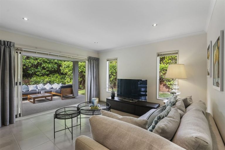 Photo of property in 7 Tranquility Rise, Mellons Bay, Auckland, 2014
