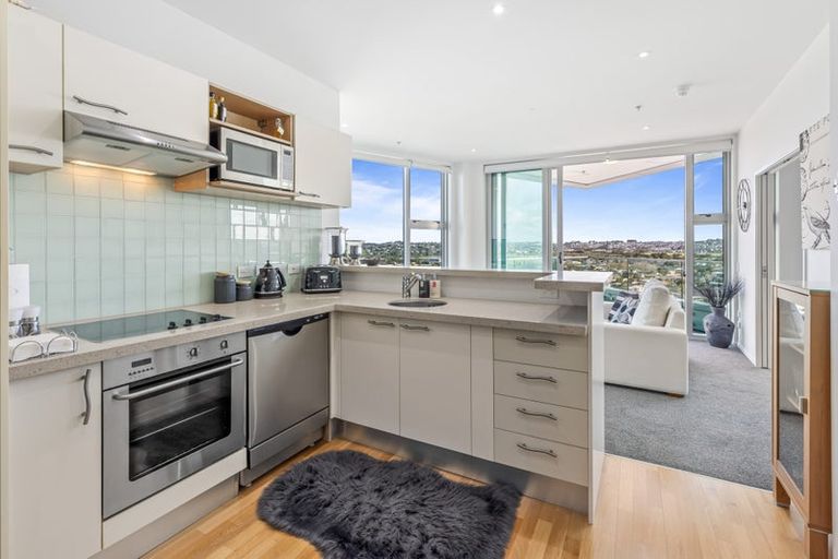 Photo of property in 1110/11 Tamariki Avenue, Kelston, Auckland, 0602
