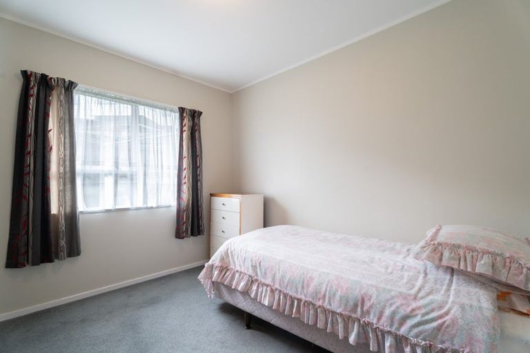 Photo of property in 3 Tralee Place, Johnsonville, Wellington, 6037