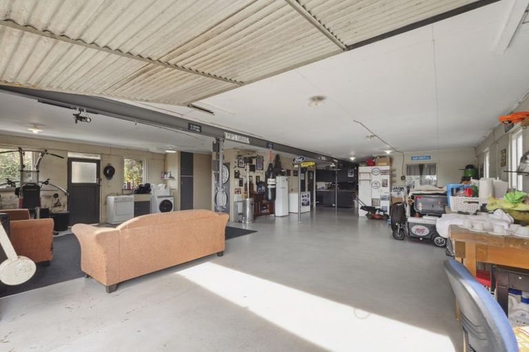 Photo of property in 16 Trentham Road, Papakura, 2110