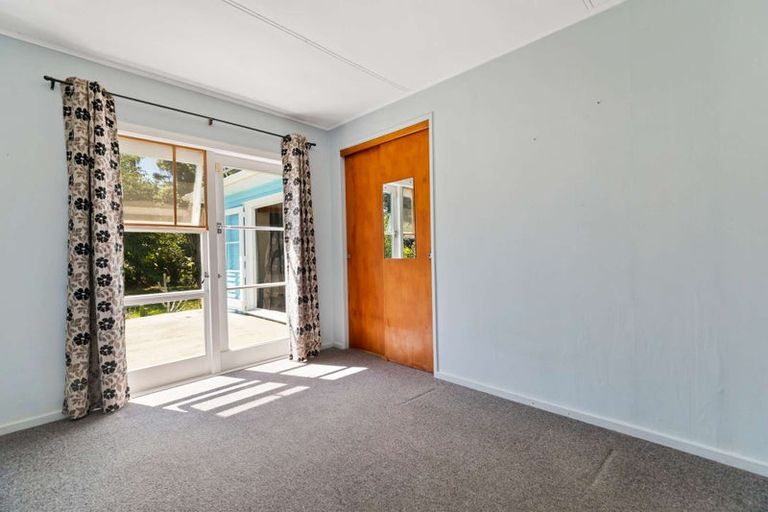 Photo of property in 3205 South Head Road, South Head, Helensville, 0874