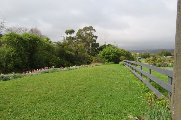 Photo of property in 33 Railway Terrace, Ohau, Levin, 5570