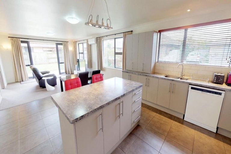 Photo of property in 16 Masefield Terrace, Kelvin Grove, Palmerston North, 4414