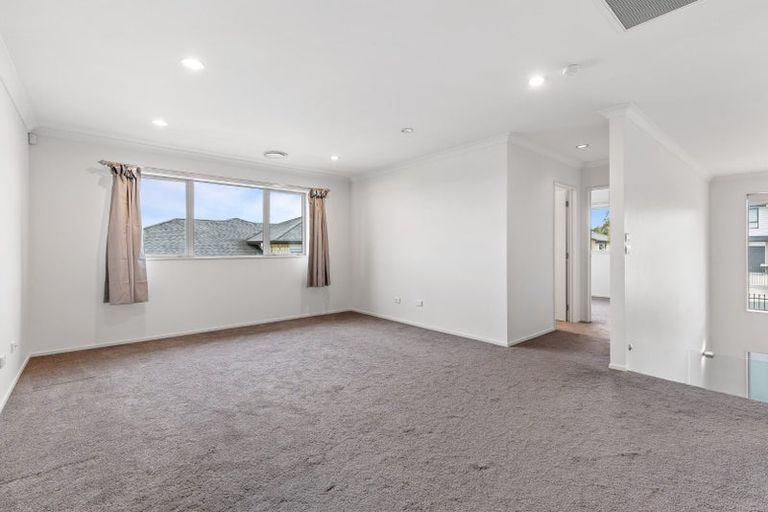 Photo of property in 6 Sauvignon Avenue, Ranui, Auckland, 0612