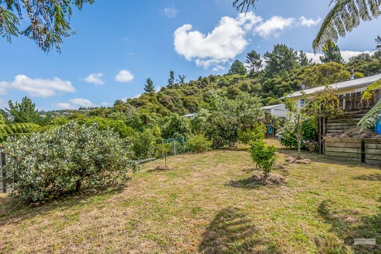 Photo of property in 10 Tiroiti Grove, Stokes Valley, Lower Hutt, 5019