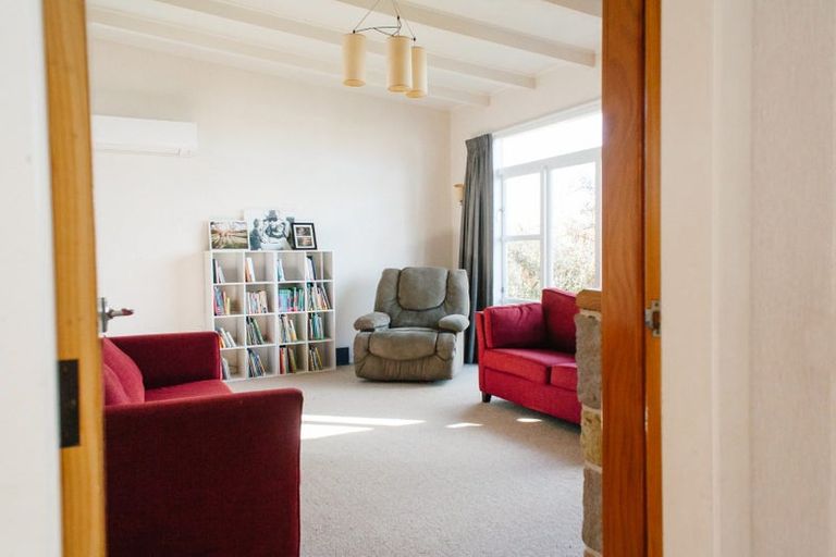 Photo of property in 31 Dowse Drive, Maungaraki, Lower Hutt, 5010