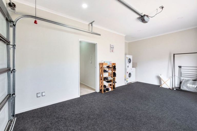 Photo of property in 3a Edwards Avenue, Henderson, Auckland, 0610