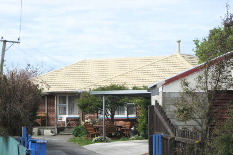 Photo of property in 12 Hannah Place, Redwood, Christchurch, 8051