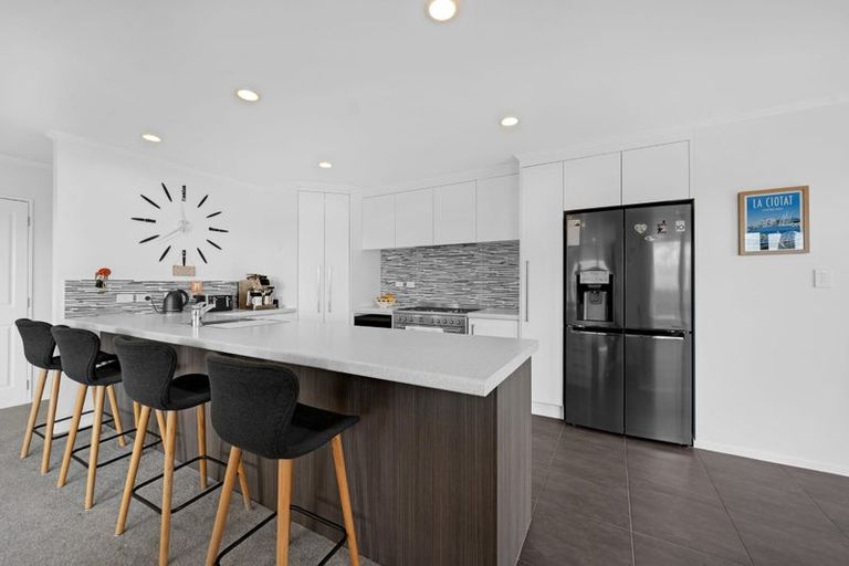 Photo of property in 15 Summerland Drive, Henderson, Auckland, 0612