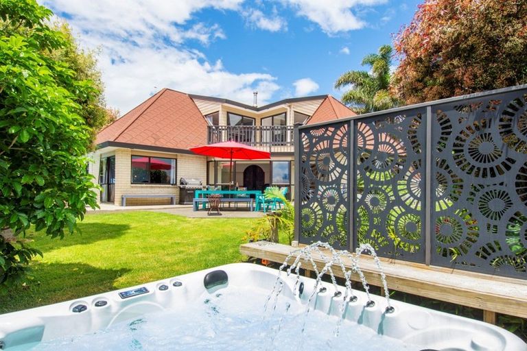 Photo of property in 35 Ruamoana Place, Omokoroa, 3114