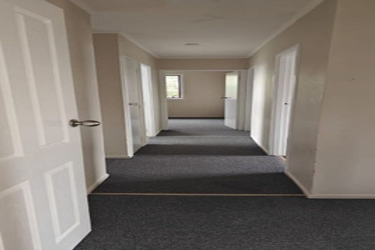 Photo of property in 22 Peterhouse Place, West Harbour, Auckland, 0618