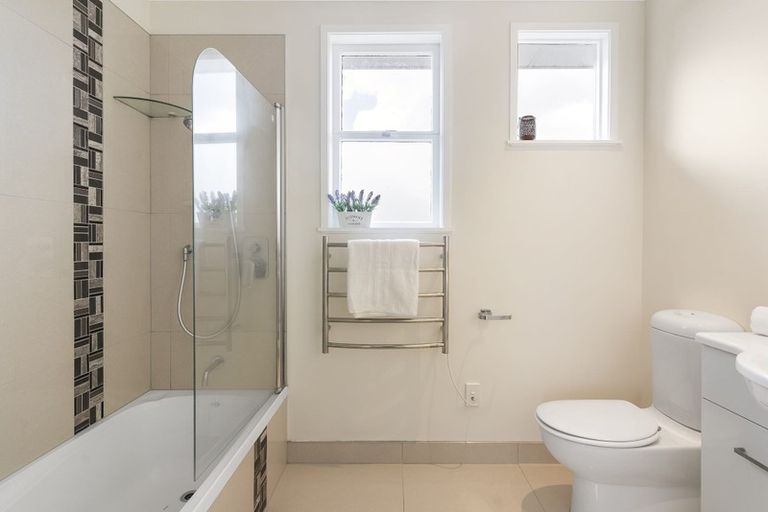 Photo of property in 1/1 Cooper Place, Papakura, 2110