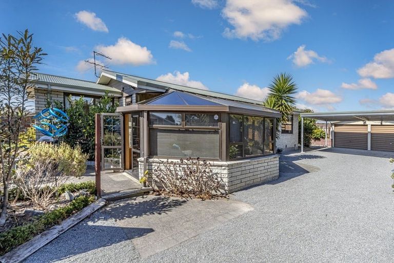Photo of property in 5 Cowes Street, Avondale, Christchurch, 8061