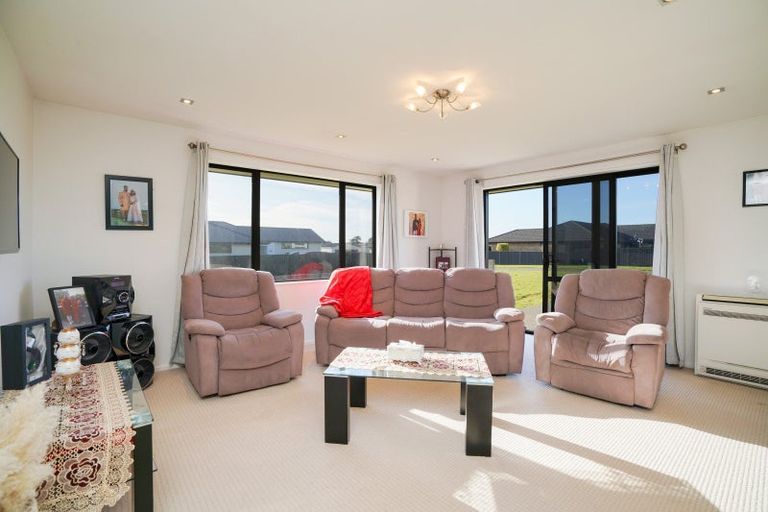 Photo of property in 28 Majestic Chance, Seaward Bush, Invercargill, 9812