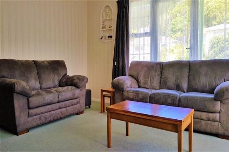 Photo of property in 22 Oriel Avenue, Tawa, Wellington, 5028