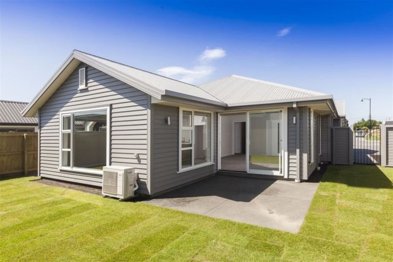 Photo of property in 61 Rannoch Drive, Broomfield, Christchurch, 8042