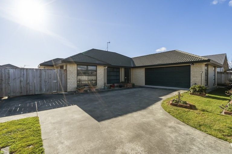 Photo of property in 25 Geneva Terrace, Kelvin Grove, Palmerston North, 4414