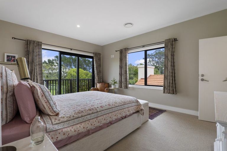 Photo of property in 12 Veale Road, Frankleigh Park, New Plymouth, 4310