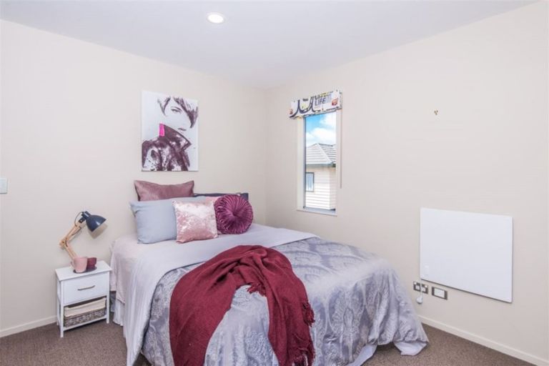 Photo of property in 71 Amesbury Drive, Churton Park, Wellington, 6037