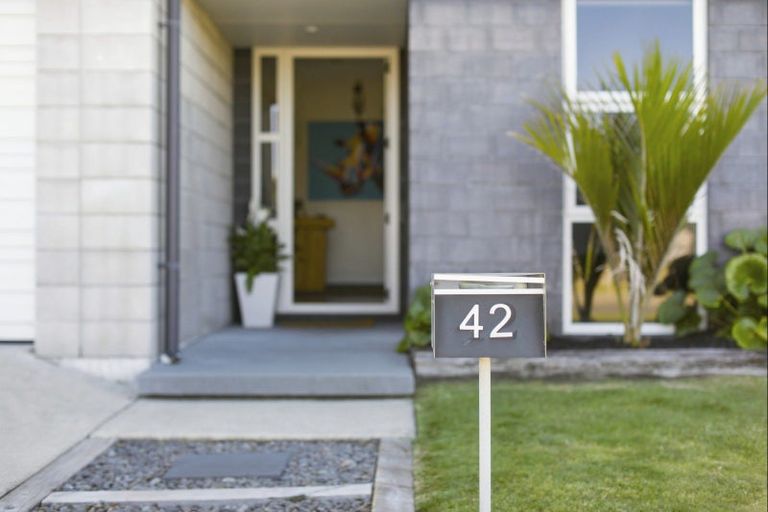 Photo of property in 42 Butterworth Crescent, Papamoa Beach, Papamoa, 3118