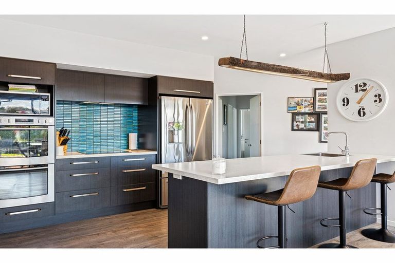 Photo of property in 44 Holiday Drive, Mairehau, Christchurch, 8052