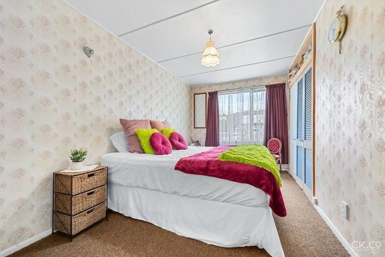 Photo of property in 18 Biddle Crescent, Taita, Lower Hutt, 5011