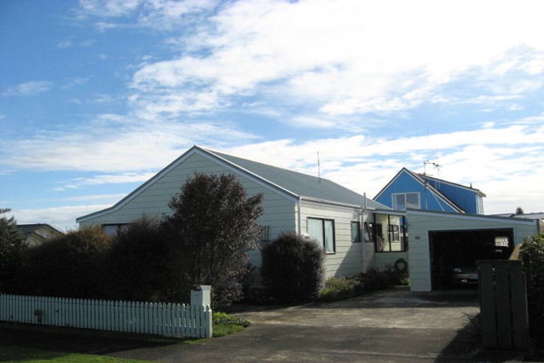 Photo of property in 665 Queen Street East, Levin, 5510