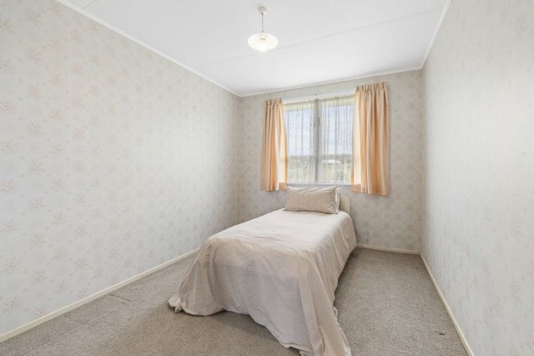 Photo of property in 8 Kelvin Place, Westown, New Plymouth, 4310