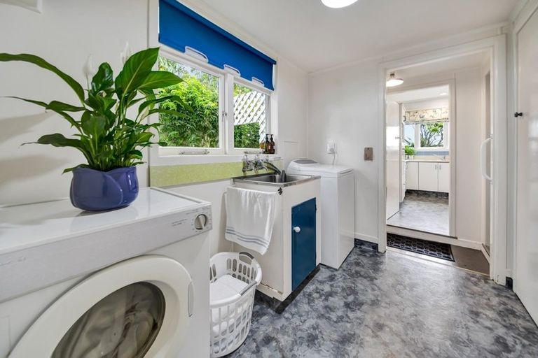 Photo of property in 14 Selwyn Street, Lower Vogeltown, New Plymouth, 4310
