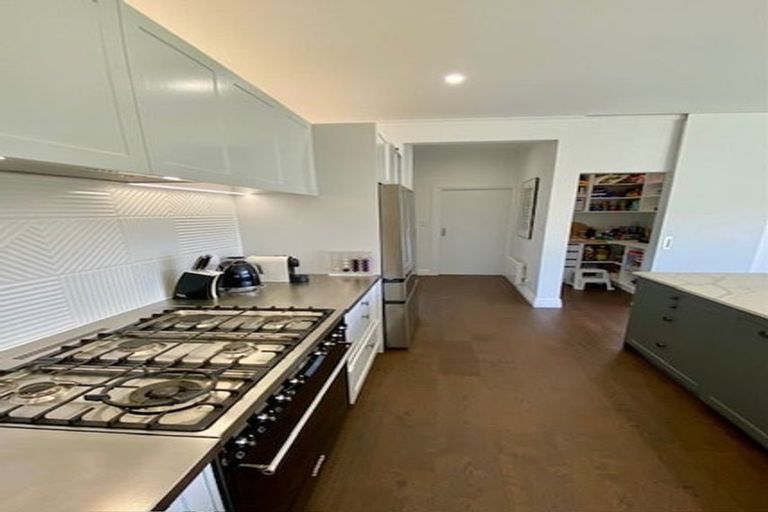 Photo of property in 15 Trelissick Crescent, Ngaio, Wellington, 6035