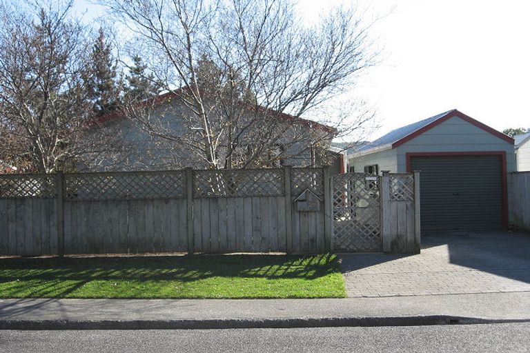 Photo of property in 26 Robson Street, Stokes Valley, Lower Hutt, 5019
