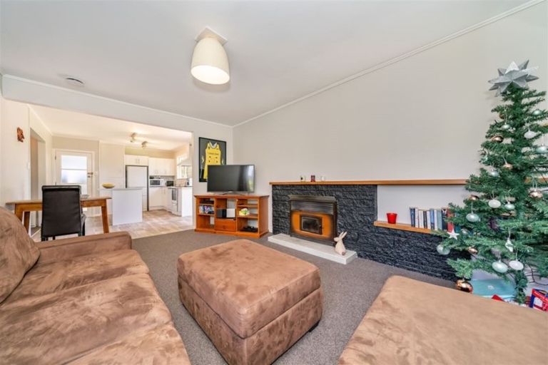 Photo of property in 5 Whangakoko Grove, Birchville, Upper Hutt, 5018