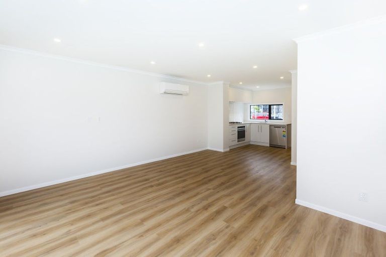 Photo of property in 11 Raeble Walkington Lane, Wallaceville, Upper Hutt, 5018