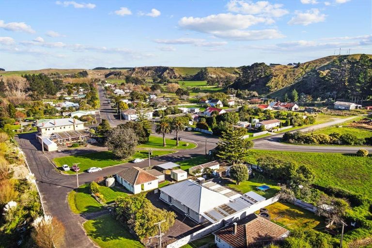Photo of property in 9 Taplin Quay, Waitotara, Whanganui, 4588