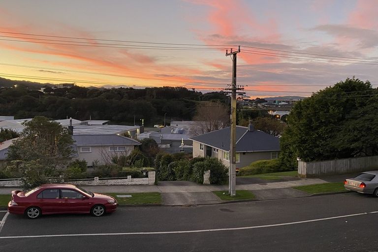 Photo of property in 86 Bell Street, Tawa, Wellington, 5028