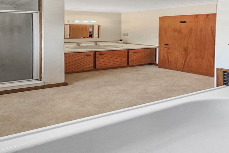 Photo of property in 2/505 Fitzroy Avenue, Hastings, 4122