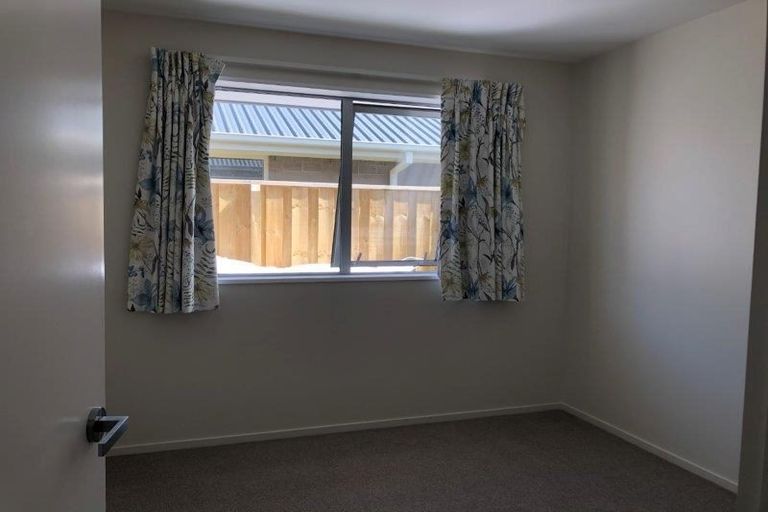 Photo of property in 43 Pegasus Boulevard, Pegasus, 7612