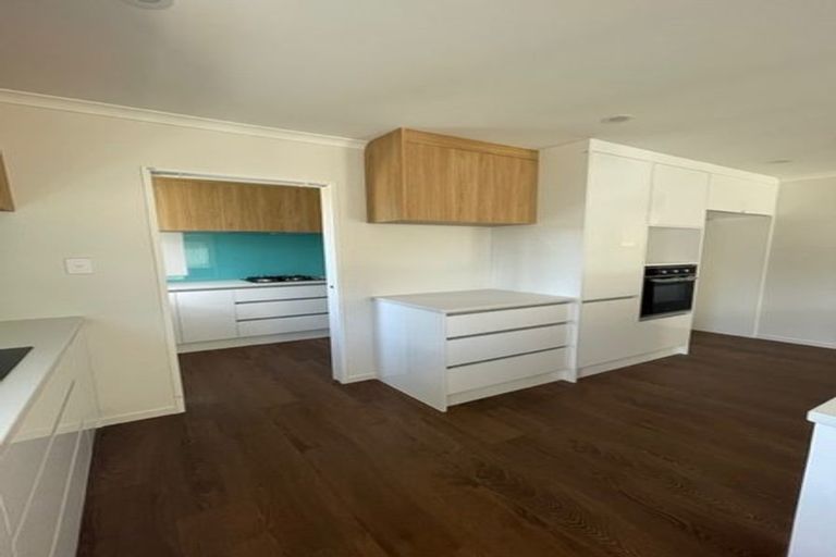Photo of property in 30b Sorrel Crescent, Bucklands Beach, Auckland, 2012