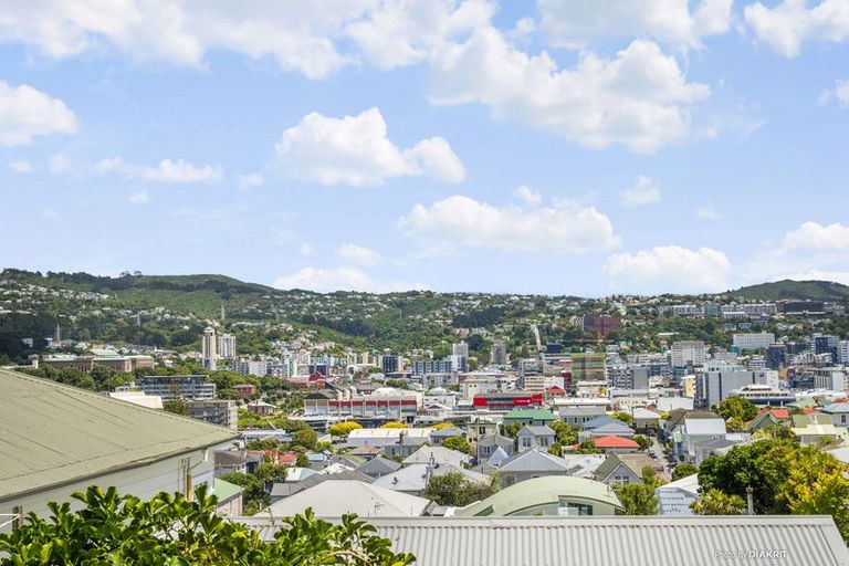 Photo of property in 19 Scarborough Terrace, Mount Victoria, Wellington, 6011