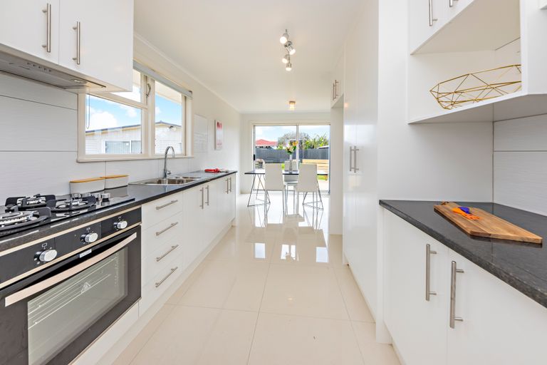 Photo of property in 7 Fairey Place, Mangere, Auckland, 2022