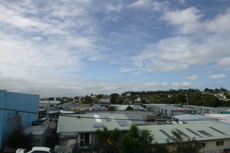 Photo of property in 2/115 Target Road, Wairau Valley, Auckland, 0629