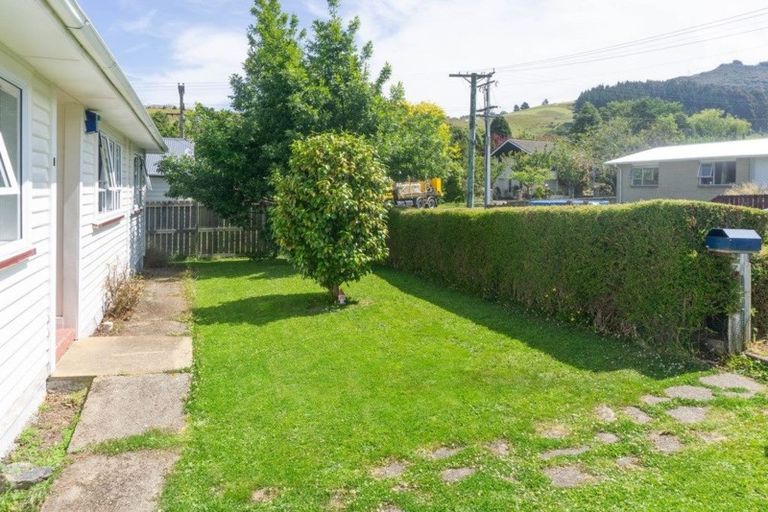 Photo of property in 3 Kaira Street, Sawyers Bay, Port Chalmers, 9023