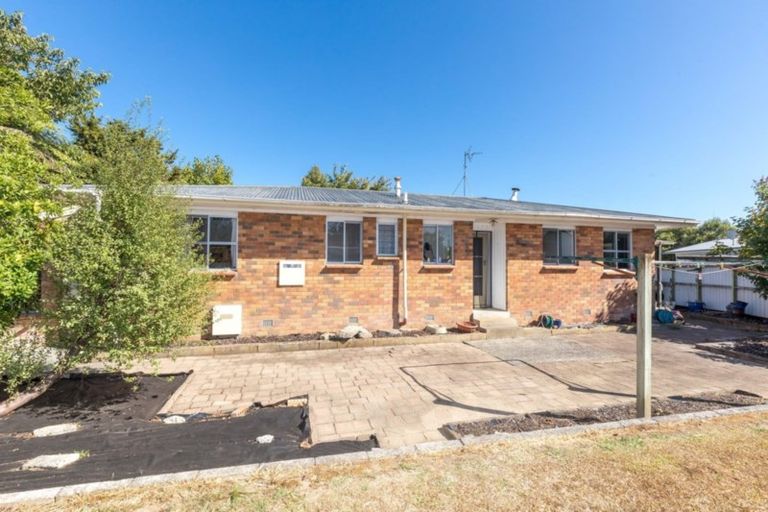 Photo of property in 70 Oakfield Crescent, Pukete, Hamilton, 3200