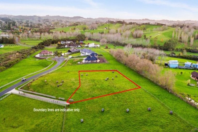 Photo of property in 22 Oak Valley Road, Dairy Flat, Albany, 0792