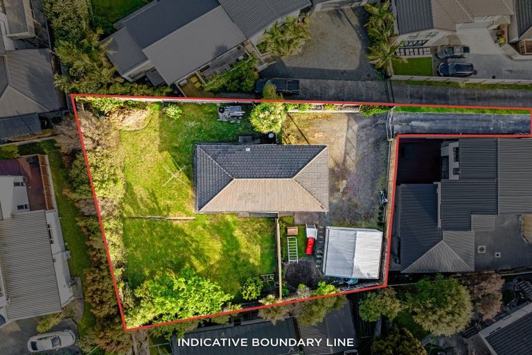 Photo of property in 25 Helleur Road, Massey, Auckland, 0614