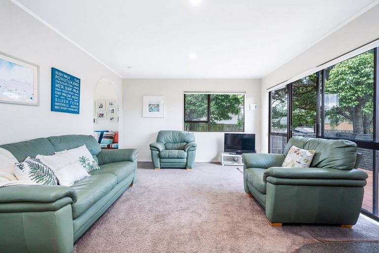 Photo of property in 1b Takahe Street, Tikipunga, Whangarei, 0112