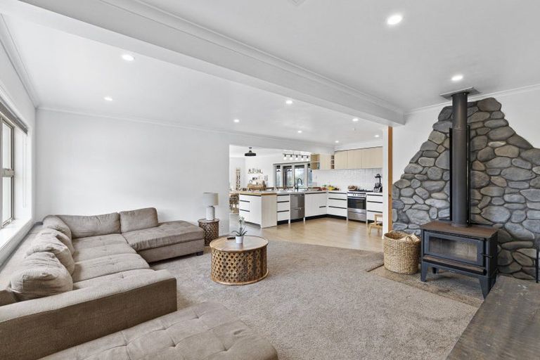 Photo of property in 124 Lower King Road, Tarurutangi, New Plymouth, 4372