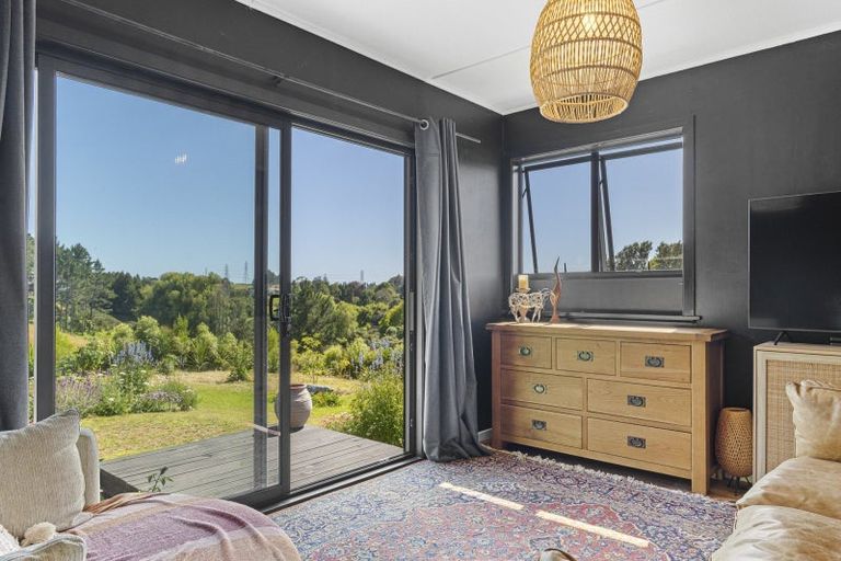 Photo of property in 70 Saxton Road, Upper Vogeltown, New Plymouth, 4371