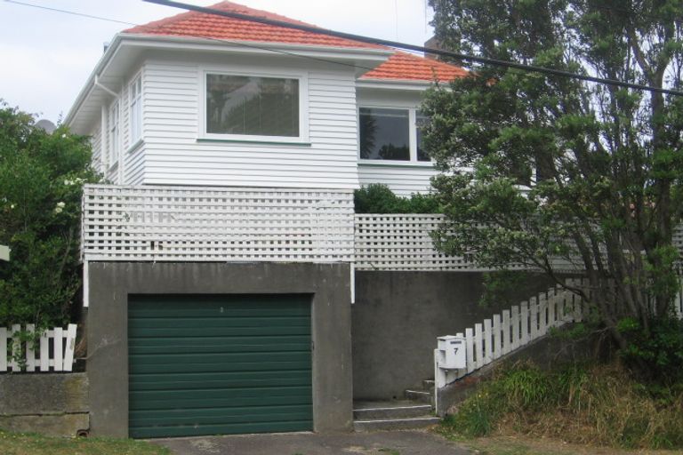 Photo of property in 7 Albemarle Road, Northland, Wellington, 6012