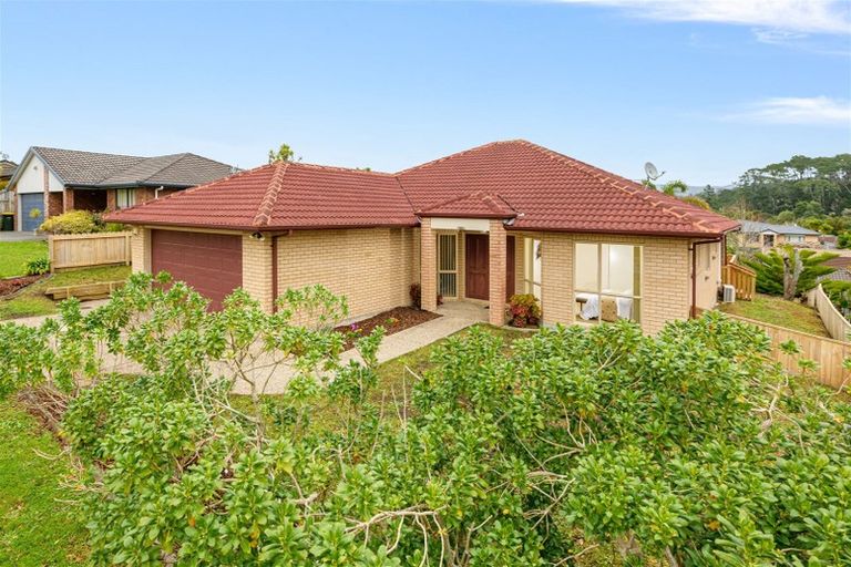 Photo of property in 16 Brookwood Drive, Henderson, Auckland, 0612